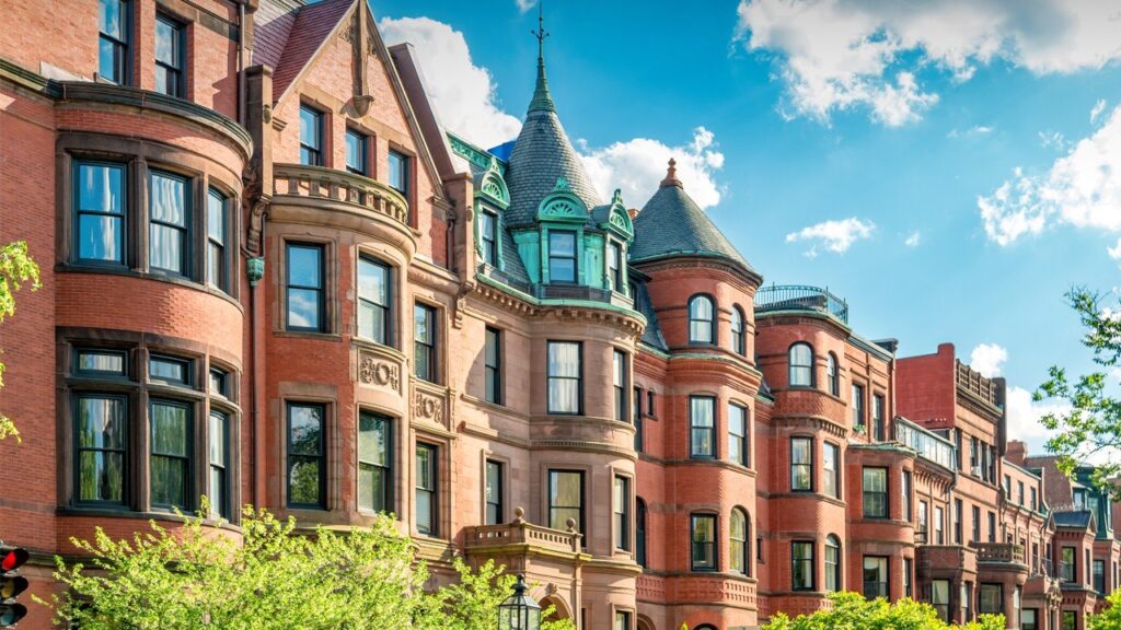 Mortgage Calculator: Here’s How Much You Need To Buy a $440,000 Home at a 6.67% Rate